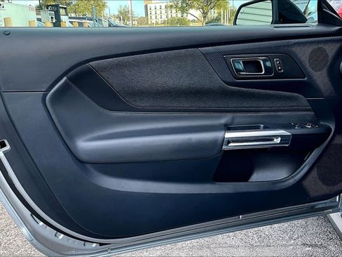 Certified 2025 Ford Mustang Coupe image 22