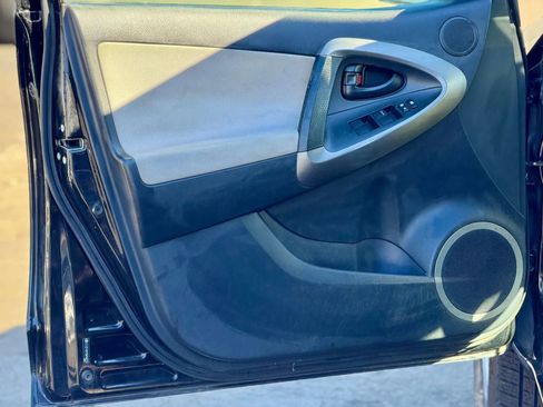 Used 2012 Toyota RAV4 FWD image 9