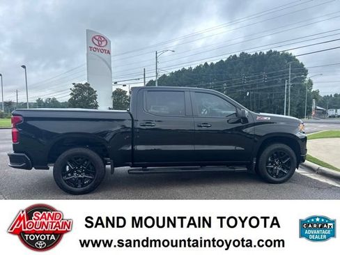 Used 2024 Chevrolet Silverado 1500 RST w/ Z71 Off-Road Package AWD/4WD image 2