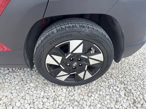 Used 2024 Hyundai Kona SEL w/ Convenience Package FWD image 11