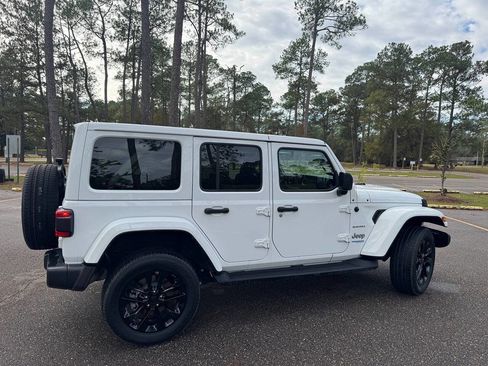 Used 2022 Jeep Wrangler Unlimited Sahara image 5