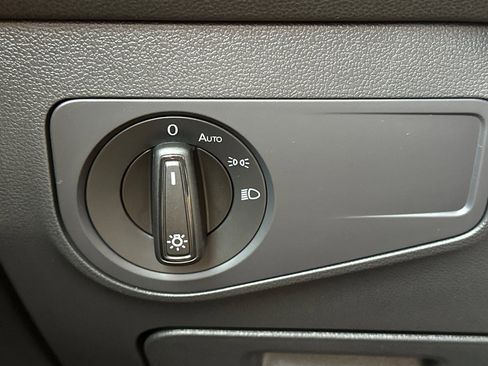 Certified 2024 Volkswagen Tiguan S image 30