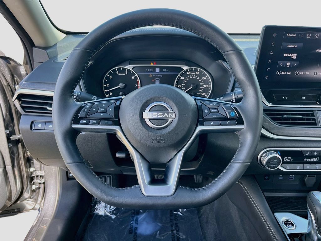 Used 2024 Nissan Altima 2.5 SL FWD image 11