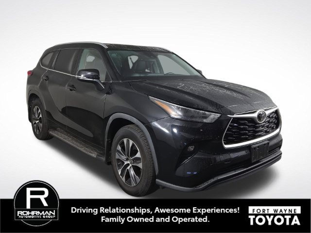 Used 2022 Toyota Highlander XLE FWD image 4