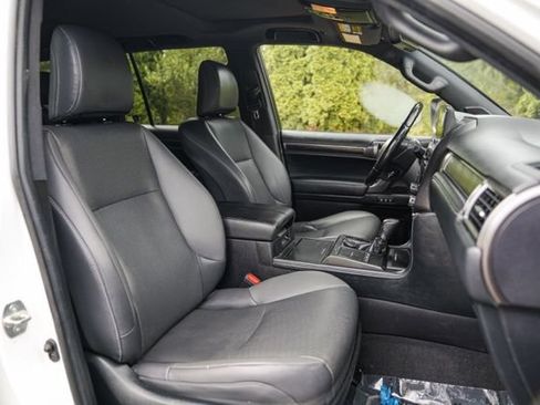Used 2022 Lexus GX 460 w/ Black Line Special Edition AWD/4WD image 40