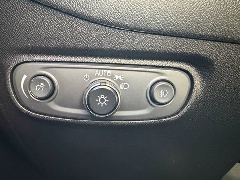 Used 2020 Chevrolet Equinox Premier FWD image 20