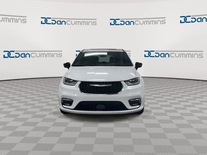 New 2026 Chrysler Pacifica Limited