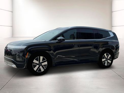 New 2026 Hyundai Ioniq 9 SEL image 2