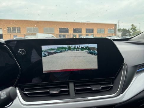 Used 2025 Chevrolet Trax LT FWD image 22