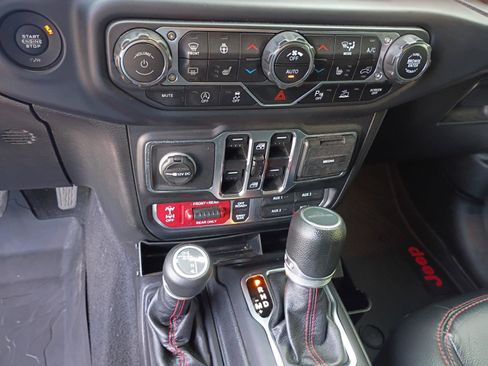 Used 2020 Jeep Gladiator Rubicon AWD/4WD image 12
