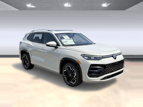 New 2026 Volkswagen Tiguan SEL R-Line AWD/4WD image 7