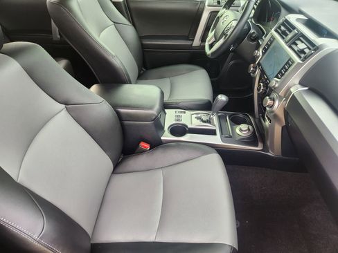Used 2023 Toyota 4Runner SR5 Premium w/ Moonroof Package AWD/4WD image 17