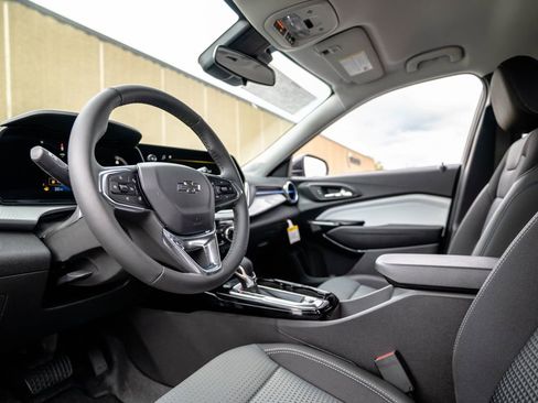 New 2026 Chevrolet Trax LT FWD image 5