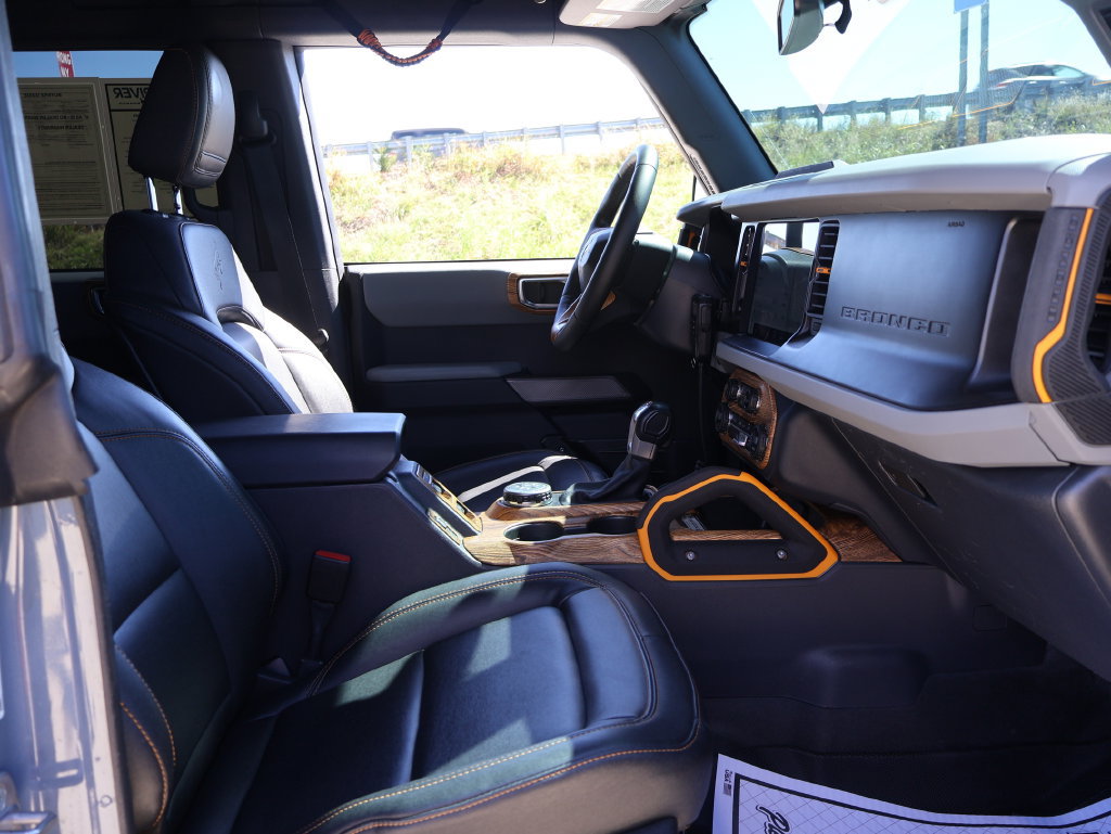 Used 2023 Ford Bronco Badlands w/ Sasquatch Package AWD/4WD image 9