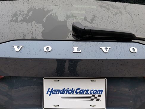 Used 2025 Volvo V60 B5 Cross Country Plus image 15