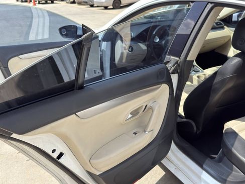 Used 2012 Volkswagen CC Lux Limited FWD image 15