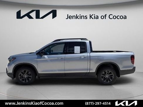 Used 2023 Honda Ridgeline Sport image 7