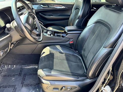 Used 2021 Jeep Grand Cherokee L Laredo image 21