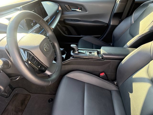 Used 2023 Toyota Prius XLE FWD image 18
