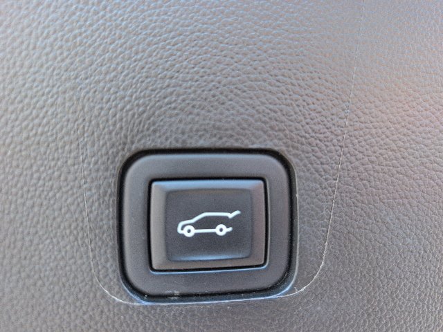 Used 2022 Chevrolet Traverse Premier w/ LPO, Floor Liner Package FWD image 38
