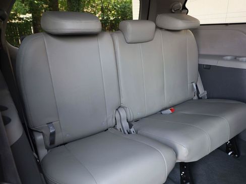 Used 2020 Toyota Sienna LE FWD image 20