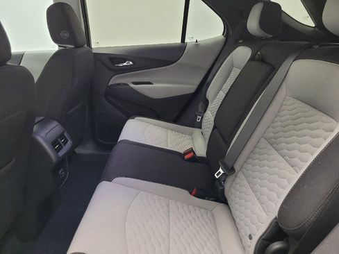 Used 2021 Chevrolet Equinox LT image 18