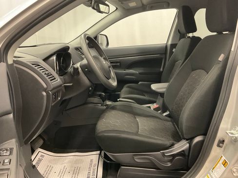 Used 2024 Mitsubishi Outlander Sport ES AWD/4WD image 4