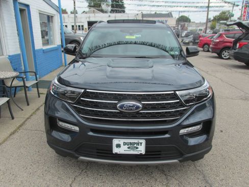 Used 2023 Ford Explorer XLT w/ Equipment Group 202A AWD/4WD image 2