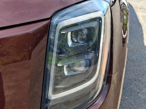 Used 2022 Kia Telluride SX w/ Nightfall Edition Package AWD/4WD image 9