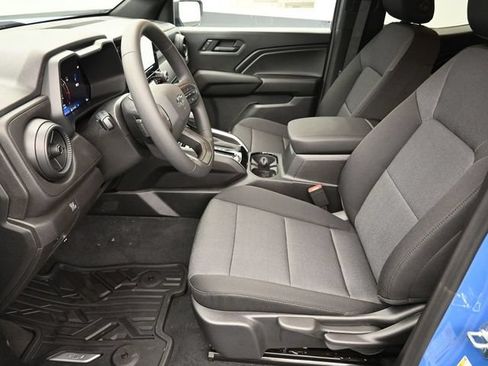 Used 2025 Chevrolet Colorado Trail Boss AWD/4WD image 27