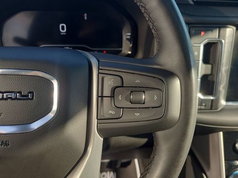 Used 2023 GMC Yukon Denali RWD image 30