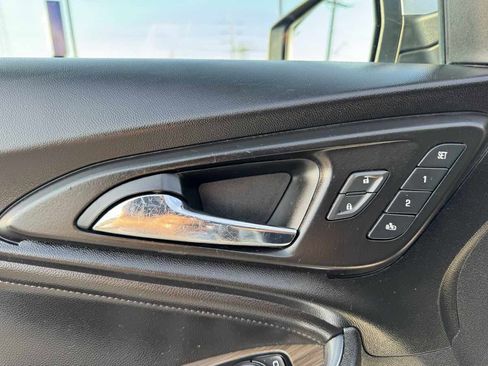 Used 2020 Chevrolet Malibu Premier FWD image 27