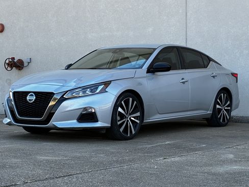 Used 2021 Nissan Altima 2.5 SR FWD image 13