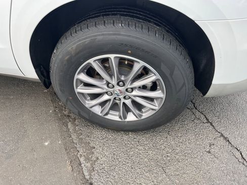 Used 2024 Buick Enclave Premium image 37