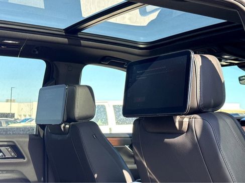 New 2026 GMC Yukon XL Denali w/ Denali Reserve Package image 8
