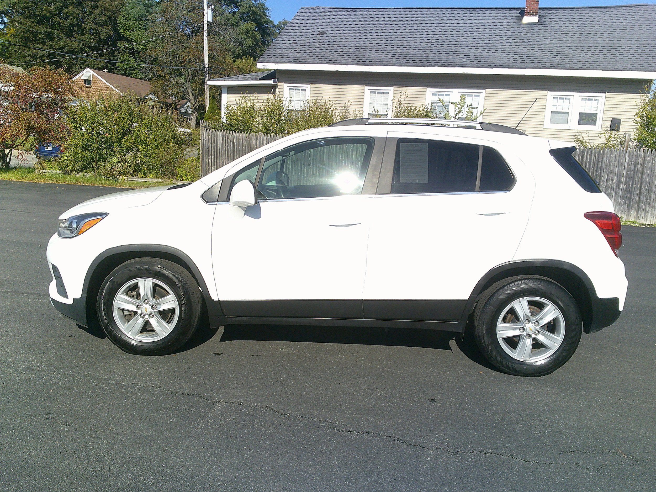 Used 2020 Chevrolet Trax LT FWD image 12