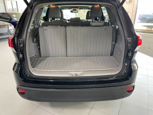 Used 2017 Toyota Highlander XLE image 7