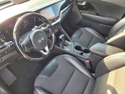 Used 2020 Kia Niro EX FWD image 9