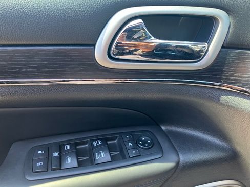 Used 2018 Jeep Grand Cherokee High Altitude AWD/4WD image 36