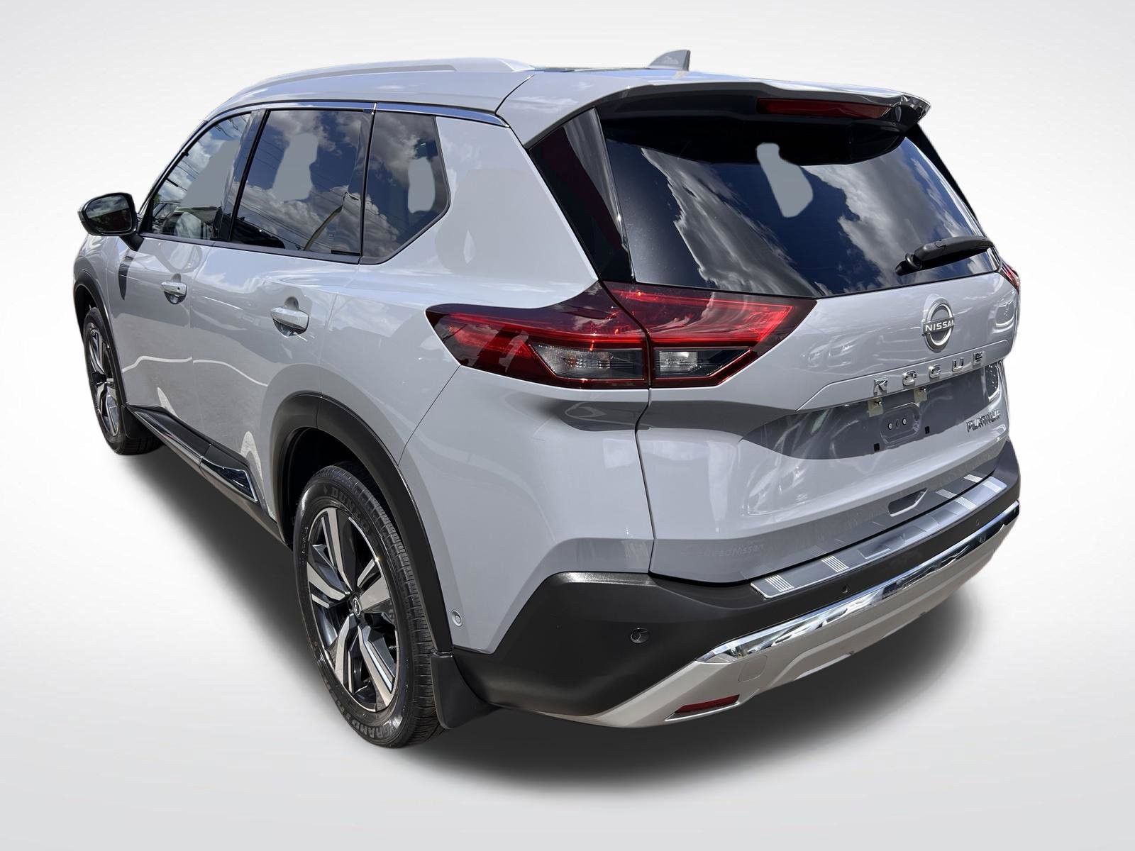 Used 2023 Nissan Rogue Platinum w/ Platinum Premium Package FWD image 5
