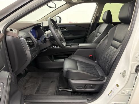 Certified 2023 Nissan Rogue Platinum w/ Platinum Premium Package FWD image 14