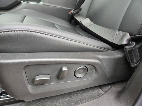 New 2025 GMC Canyon Elevation w/ Convenience Package image 17