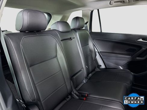 Used 2021 Volkswagen Tiguan SEL image 27