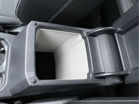 Used 2022 Volkswagen Taos SE image 32