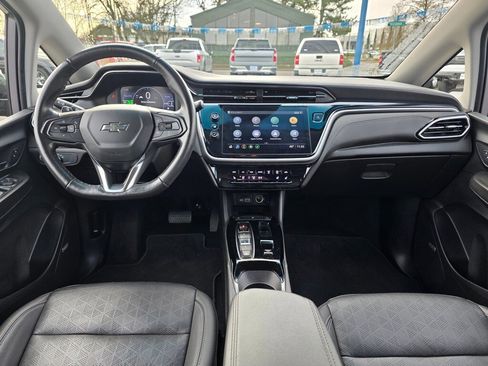 Used 2022 Chevrolet Bolt LT w/ Infotainment Package image 5
