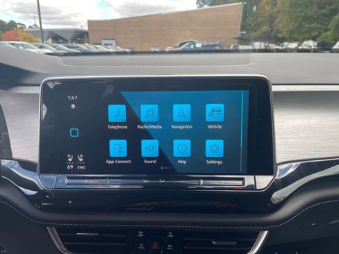 Used 2025 Volkswagen Atlas Cross Sport SE image 20