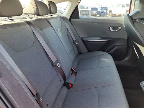 New 2025 Kia K4 LXS image 17