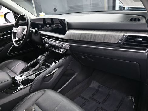 Used 2024 Kia Telluride EX image 48