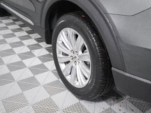 Used 2020 Ford Explorer Limited w/ Class III Trailer Tow Package image 8