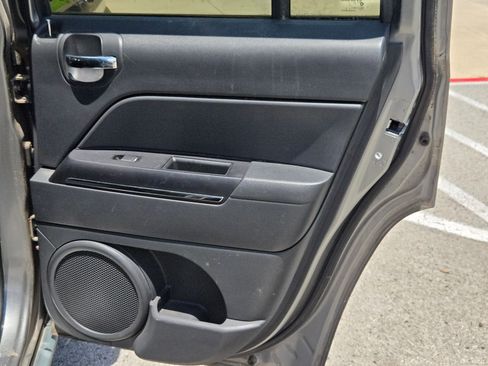 Used 2011 Jeep Patriot Latitude w/ Sun/Sound Group AWD/4WD image 26
